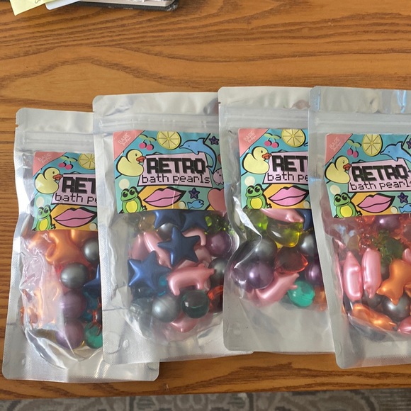 Retro Bath Pearls Jumbo Pack. 30 Assorted Bath Pearls - Picture 1 of 1